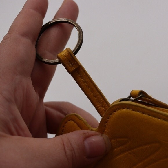 Cold Water Creek Yellow Novelty Fish Shaped Coin Purse & Key Chain - Picture 6 of 10